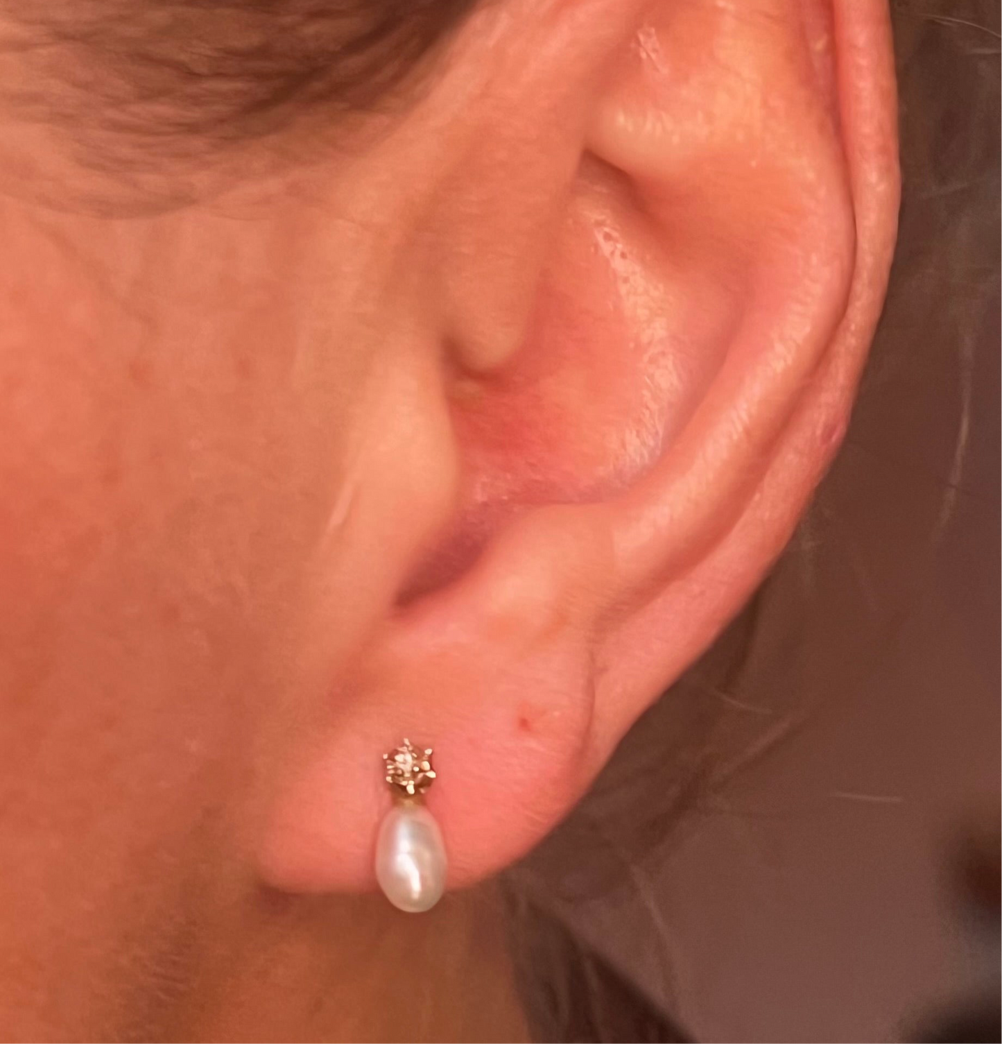 Vintage 14k Diamond and Fresh Water Pearl Studs